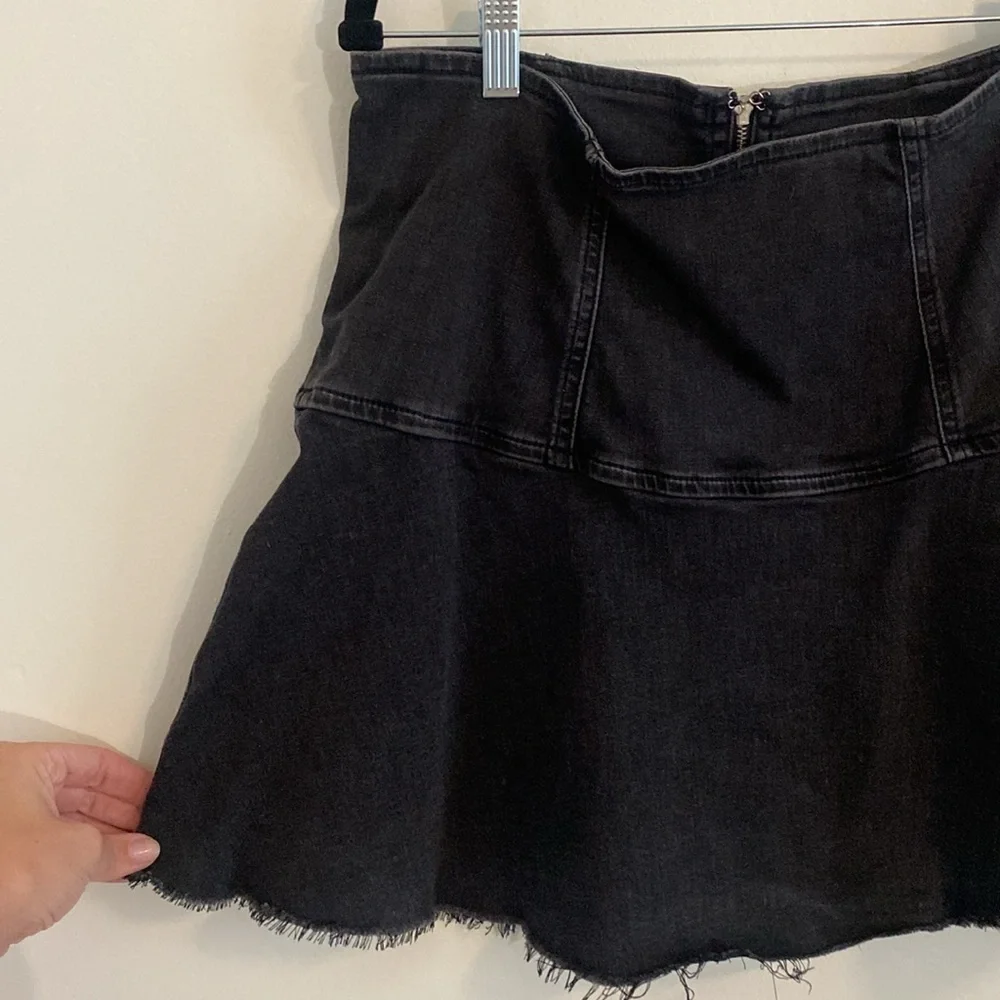 Free People We the Free Women's Highlands Denim Tiered Skirt Black size 8